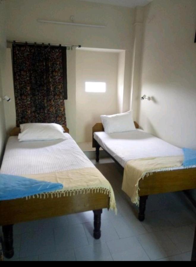 Monalisa Hostel Варанаси Экстерьер фото
