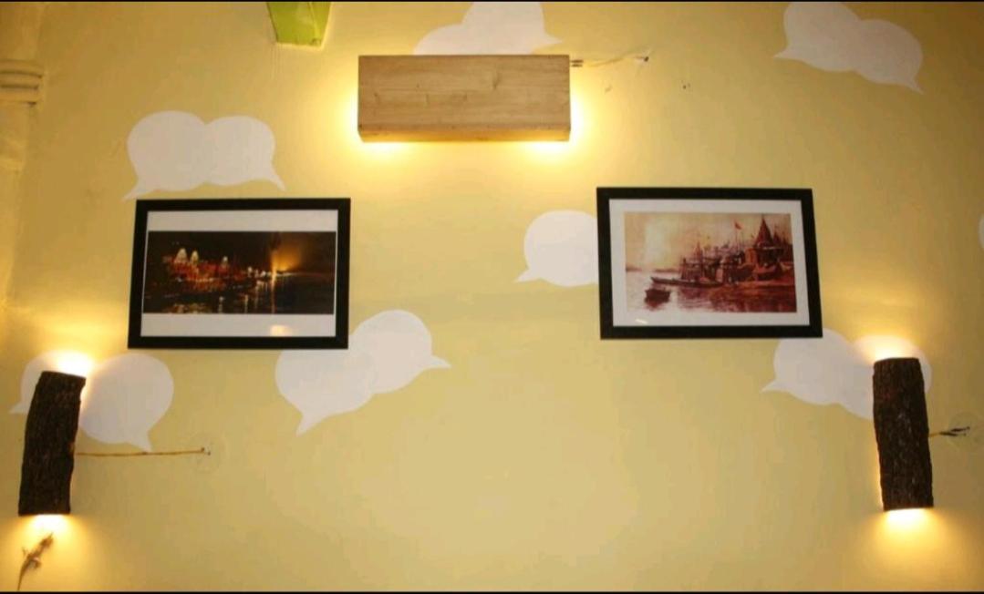 Monalisa Hostel Варанаси Экстерьер фото