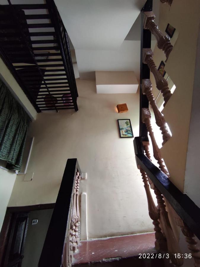 Monalisa Hostel Варанаси Экстерьер фото